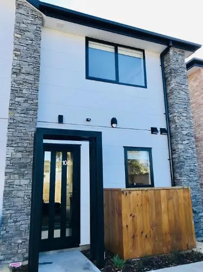 Hagley Townhouse Apartment Christchurch